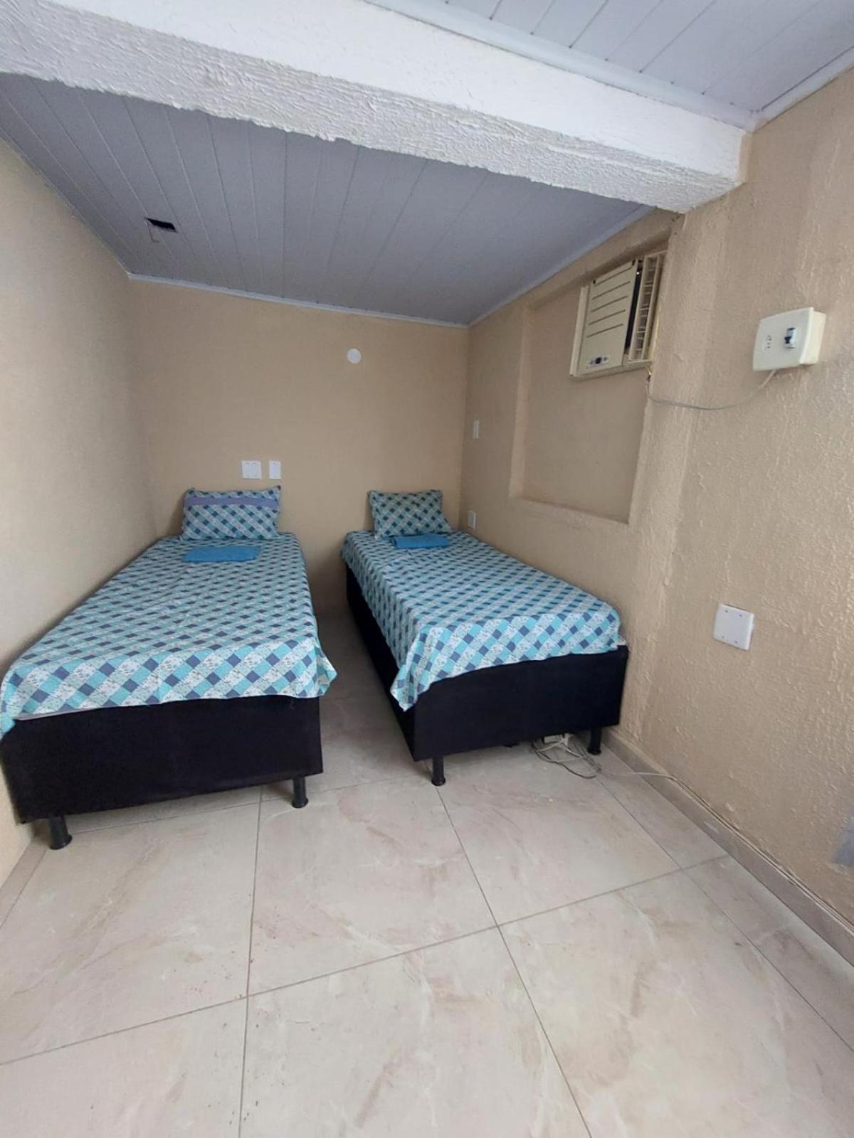 Bom E Familiar Hostal